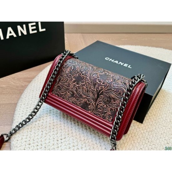 カジュアルな雰囲気があり 2024SS ショルダーバッグ CHANEL シャネル カジュアルな雰囲気があり 2024SS ショルダーバッグ CHANEL シャネル