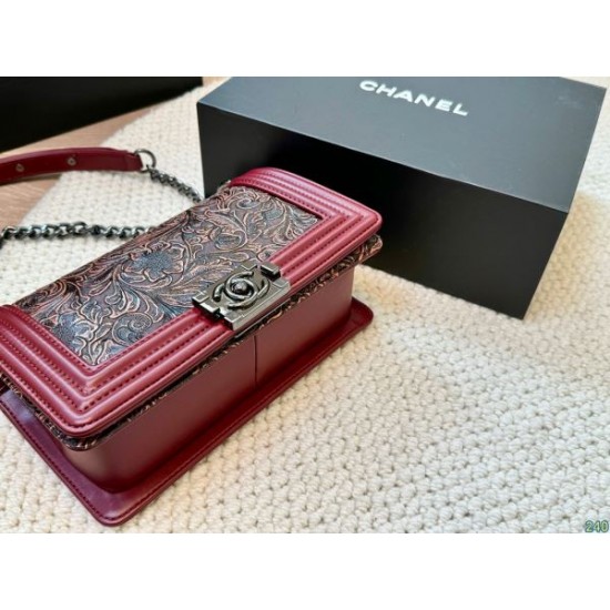 カジュアルな雰囲気があり 2024SS ショルダーバッグ CHANEL シャネル カジュアルな雰囲気があり 2024SS ショルダーバッグ CHANEL シャネル