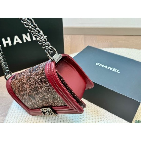 カジュアルな雰囲気があり 2024SS ショルダーバッグ CHANEL シャネル カジュアルな雰囲気があり 2024SS ショルダーバッグ CHANEL シャネル