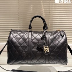 セレブや芸能人からも愛用 2024SS トラベルバッグ CHANEL シャネル