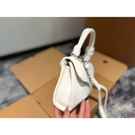 話題の新作到着 2024SS トートバッグ CHROME HEARTS クロムハーツ 話題の新作到着 2024SS トートバッグ CHROME HEARTS クロムハーツ