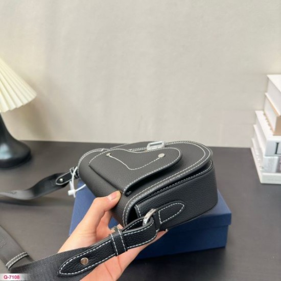 春らしいきれい色のように 2024SS ショルダーバッグ DIOR ディオール