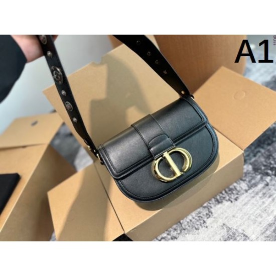 VIPセールでまさかの破格 2024SS ショルダーバッグ DIOR ディオール VIPセールでまさかの破格 2024SS ショルダーバッグ DIOR ディオール