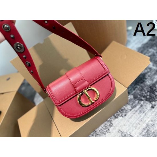 VIPセールでまさかの破格 2024SS ショルダーバッグ DIOR ディオール VIPセールでまさかの破格 2024SS ショルダーバッグ DIOR ディオール