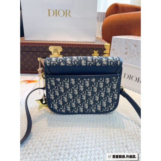 今季はトップスにおすすめ 2024SS ショルダーバッグ DIOR ディオール 今季はトップスにおすすめ 2024SS ショルダーバッグ DIOR ディオール