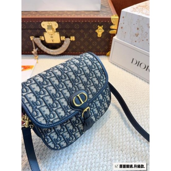 今季はトップスにおすすめ 2024SS ショルダーバッグ DIOR ディオール 今季はトップスにおすすめ 2024SS ショルダーバッグ DIOR ディオール