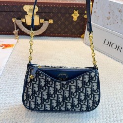上品なカジュアルコーデに 2024SS ショルダーバッグ DIOR ディオール