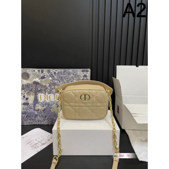 上品カジュアルな雰囲気に 2024SS ショルダーバッグ DIOR ディオール 上品カジュアルな雰囲気に 2024SS ショルダーバッグ DIOR ディオール