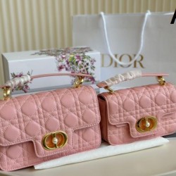 今年の春夏コーデに活躍する 2024SS トートバッグ DIOR ディオール