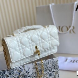 おしゃれ上級者の印象がある 2024SS トートバッグ DIOR ディオール