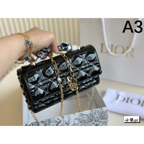 おしゃれ上級者の印象がある 2024SS トートバッグ DIOR ディオール おしゃれ上級者の印象がある 2024SS トートバッグ DIOR ディオール
