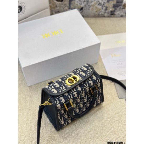 国内完売の入手困難アイテム 2024SS トートバッグ DIOR ディオール 国内完売の入手困難アイテム 2024SS トートバッグ DIOR ディオール