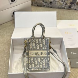 今シーズン最注目のトレンド 2024SS トートバッグ DIOR ディオール
