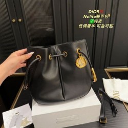 上品ですっきり、好感度抜群 2024SS トートバッグ DIOR ディオール