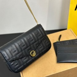 ファッション感が急上昇！ 2024SS ショルダーバッグ FENDI フェンデイ