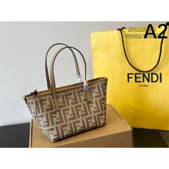 目を引くーデザインが特徴的 2024SS トートバッグ FENDI フェンデイ