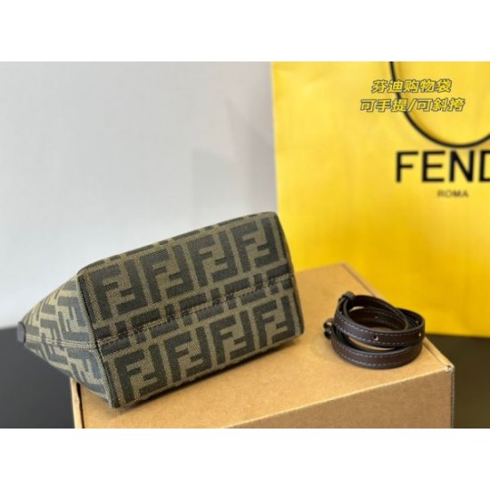 目を引くーデザインが特徴的 2024SS トートバッグ FENDI フェンデイ