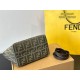 目を引くーデザインが特徴的 2024SS トートバッグ FENDI フェンデイ