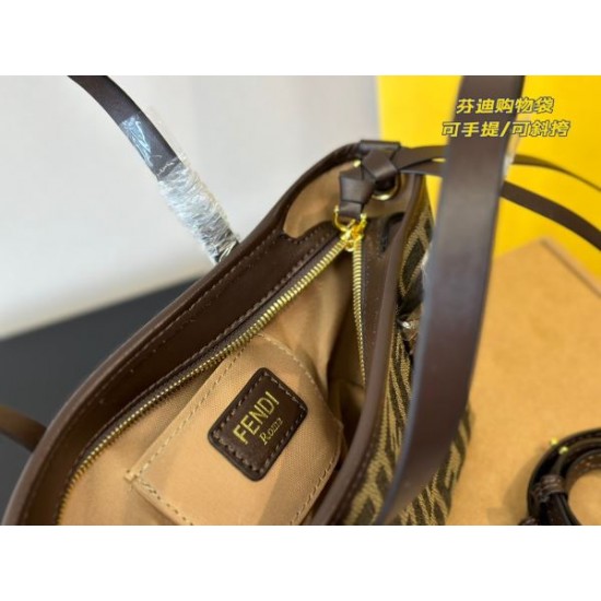 目を引くーデザインが特徴的 2024SS トートバッグ FENDI フェンデイ