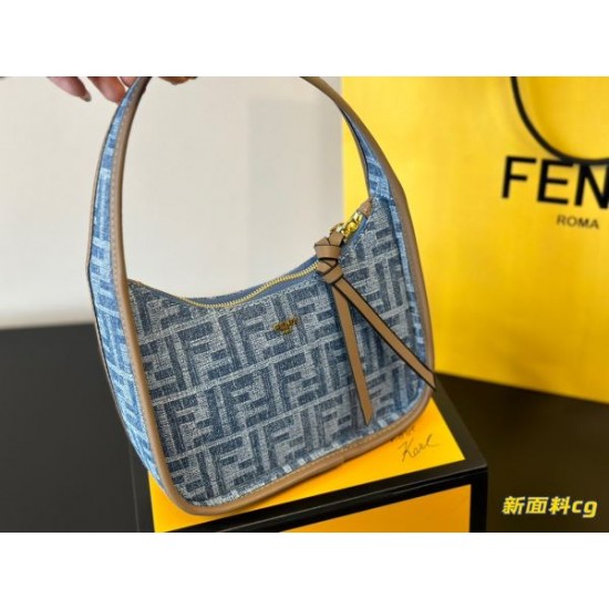キレイめな印象を与えてくれ 2024SS トートバッグ FENDI フェンデイ