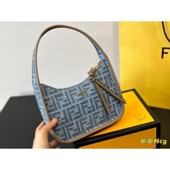 キレイめな印象を与えてくれ 2024SS トートバッグ FENDI フェンデイ