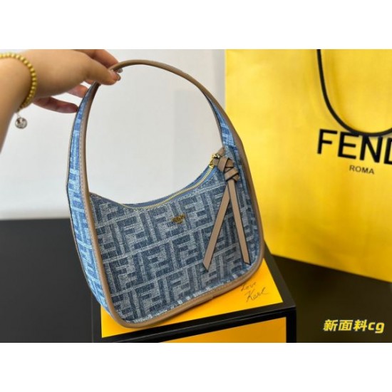 キレイめな印象を与えてくれ 2024SS トートバッグ FENDI フェンデイ