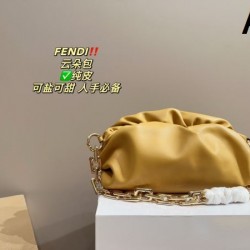 さりげないおしゃれを楽しめ 2024SS トートバッグ FENDI フェンデイ