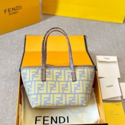 ファション人に必須アイテム 2024SS トートバッグ FENDI フェンデイ