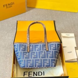 ファション人に必須アイテム 2024SS トートバッグ FENDI フェンデイ
