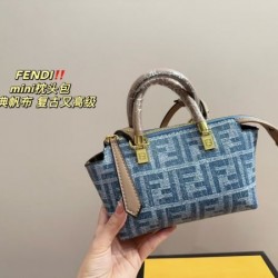 最新のトレンドを感じされる 2024SS トートバッグ FENDI フェンデイ