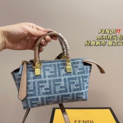最新のトレンドを感じされる 2024SS トートバッグ FENDI フェンデイ