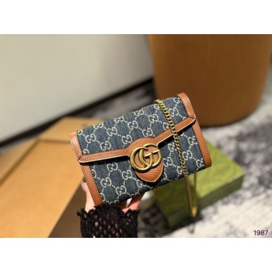 きれいめな印象で着こなし 2024SS ショルダーバッグ GUCCI グッチ きれいめな印象で着こなし 2024SS ショルダーバッグ GUCCI グッチ