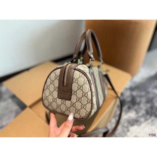 色気のあるスタイルに仕上げ 2024SS トートバッグ GUCCI グッチ 色気のあるスタイルに仕上げ 2024SS トートバッグ GUCCI グッチ