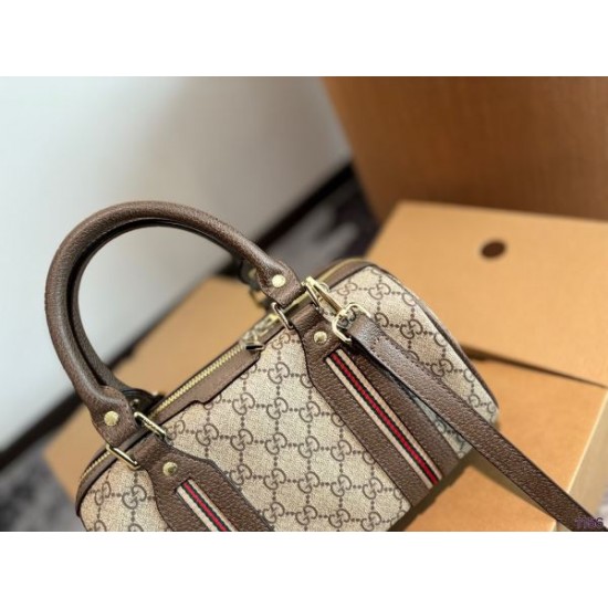 色気のあるスタイルに仕上げ 2024SS トートバッグ GUCCI グッチ 色気のあるスタイルに仕上げ 2024SS トートバッグ GUCCI グッチ