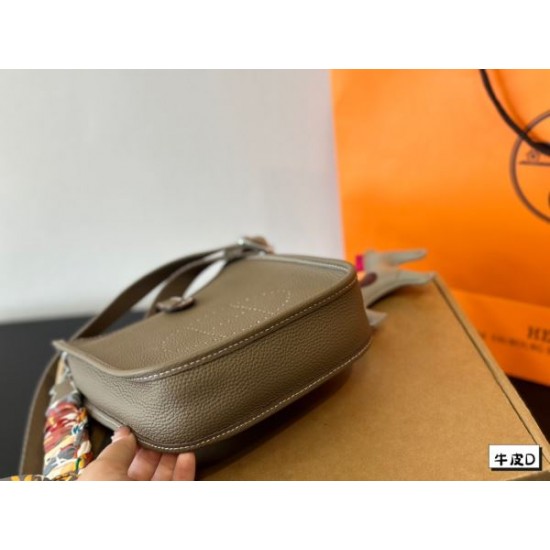 デイリーにおすすめの1品 2024SS ショルダーバッグ HERMES エルメス デイリーにおすすめの1品 2024SS ショルダーバッグ HERMES エルメス