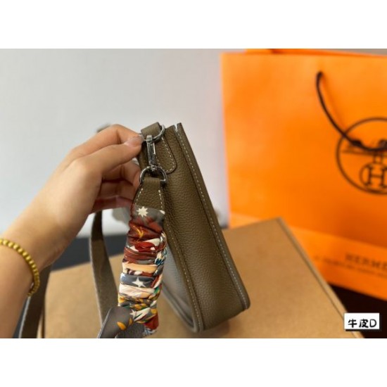 デイリーにおすすめの1品 2024SS ショルダーバッグ HERMES エルメス デイリーにおすすめの1品 2024SS ショルダーバッグ HERMES エルメス