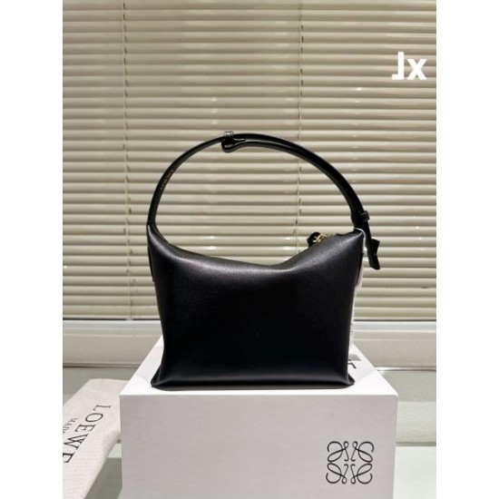 オシャレに見せられます 2024SS トートバッグ LOEWE ロエベ オシャレに見せられます 2024SS トートバッグ LOEWE ロエベ