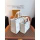 肌触りがよい 2024SS トートバッグ LOUIS VUITTON ルイヴィトン 肌触りがよい 2024SS トートバッグ LOUIS VUITTON ルイヴィトン