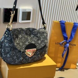 視線を集めて 2024SS トートバッグ LOUIS VUITTON ルイヴィトン