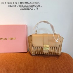 輝く高級感満点 2024SS トートバッグ MIU MIU ミュウミュウ