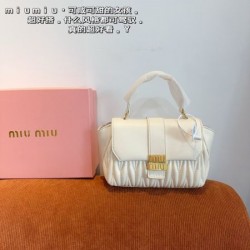 輝く高級感満点 2024SS トートバッグ MIU MIU ミュウミュウ