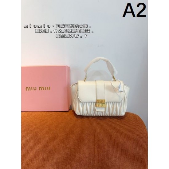 輝く高級感満点 2024SS トートバッグ MIU MIU ミュウミュウ