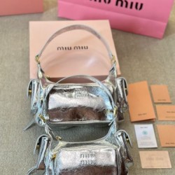 今度こそ完売！ 2024SS トートバッグ MIU MIU ミュウミュウ