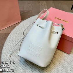 春夏の定番新品 2024SS トートバッグ MIU MIU ミュウミュウ