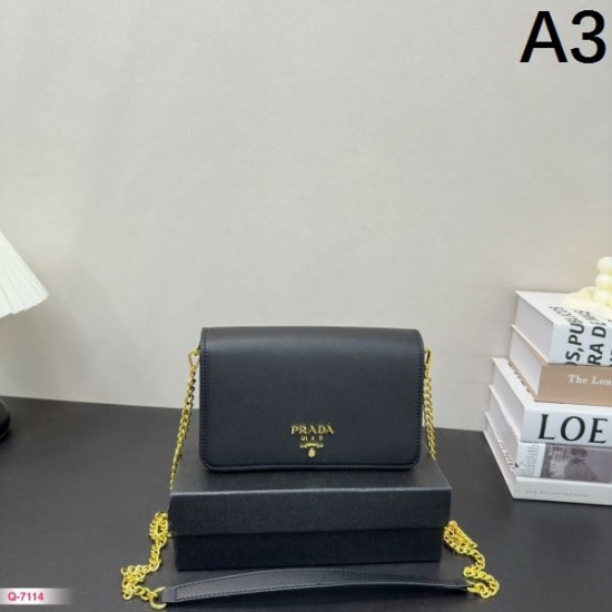 春夏の爽やかなスタイル 2024SS ショルダーバッグ PRADA プラダ 春夏の爽やかなスタイル 2024SS ショルダーバッグ PRADA プラダ
