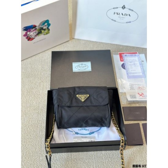 春夏は継続系のトレンド 2024SS ショルダーバッグ PRADA プラダ 春夏は継続系のトレンド 2024SS ショルダーバッグ PRADA プラダ