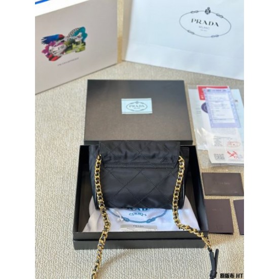 春夏は継続系のトレンド 2024SS ショルダーバッグ PRADA プラダ 春夏は継続系のトレンド 2024SS ショルダーバッグ PRADA プラダ