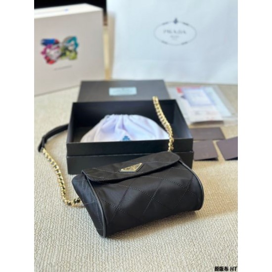 春夏は継続系のトレンド 2024SS ショルダーバッグ PRADA プラダ 春夏は継続系のトレンド 2024SS ショルダーバッグ PRADA プラダ