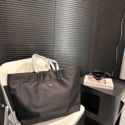 希少！取り扱い店舗限定 2024SS トートバッグ PRADA プラダ