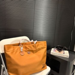 希少！取り扱い店舗限定 2024SS トートバッグ PRADA プラダ